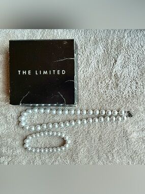 1990s Grey Pearl Bracelet and Necklace Set Costume Jewelry